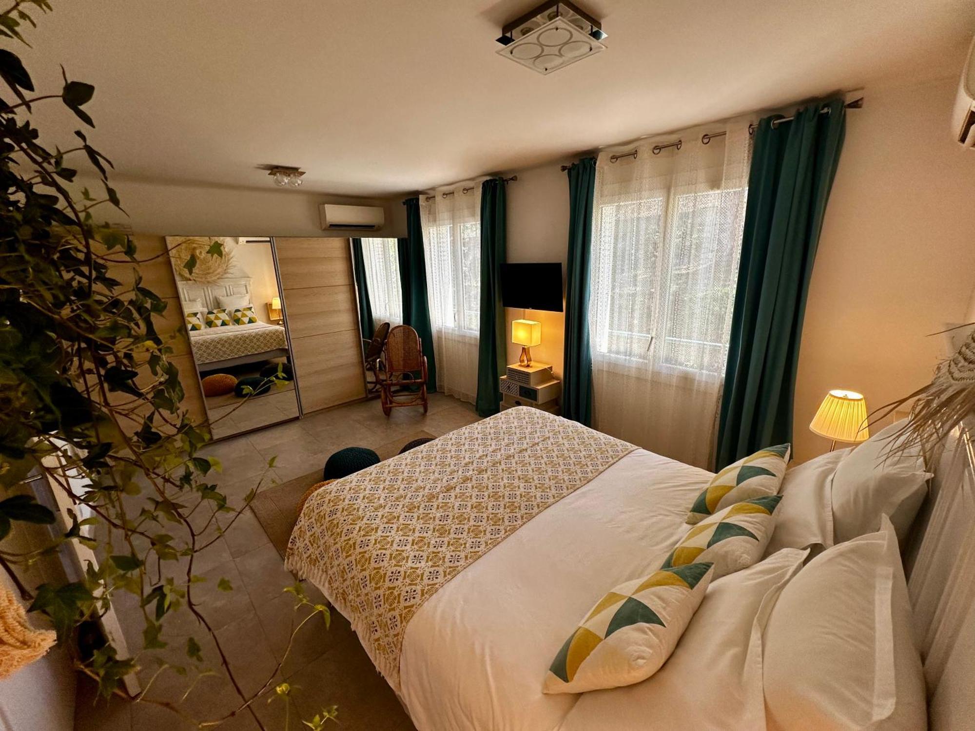 Cassis Village Options Parking And Baby Bagian luar foto