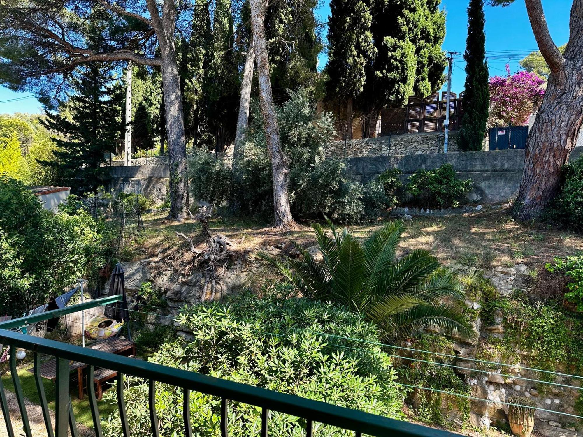 Cassis Village Options Parking And Baby Bagian luar foto